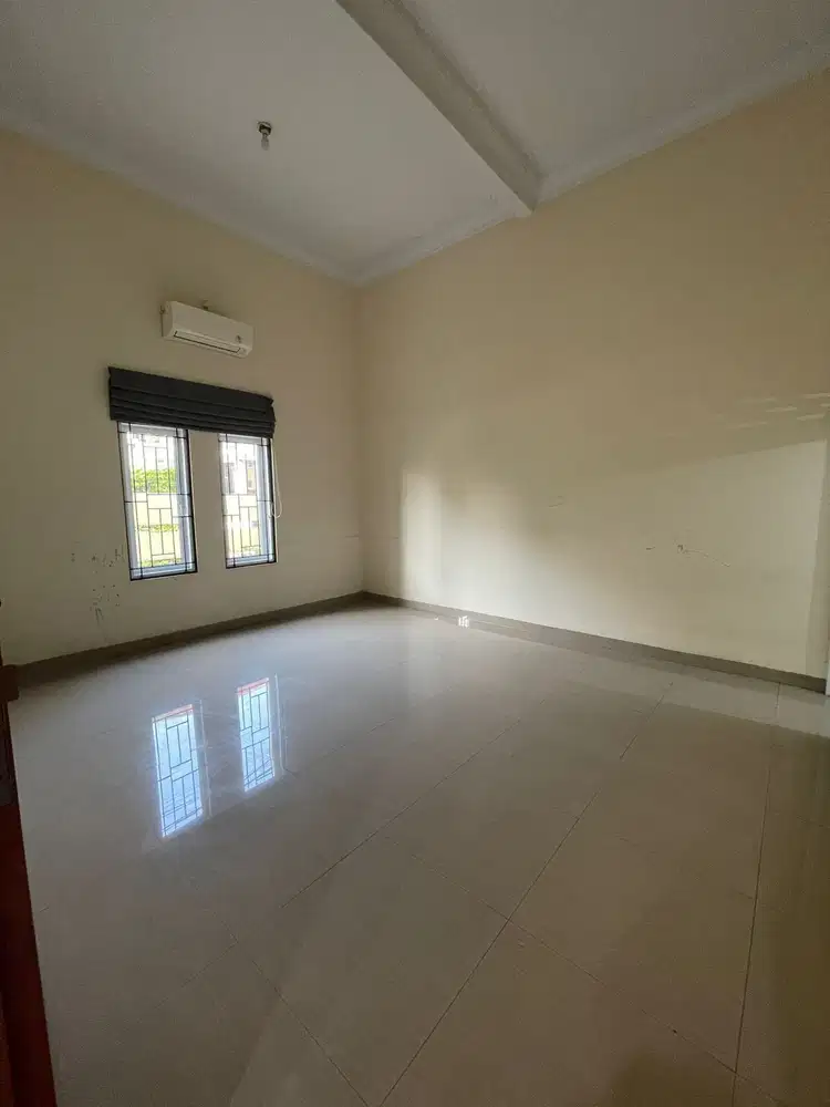 Dijual Rumah kokoh dan cantik di Harapan Indah Bekasi (2 Lantai)