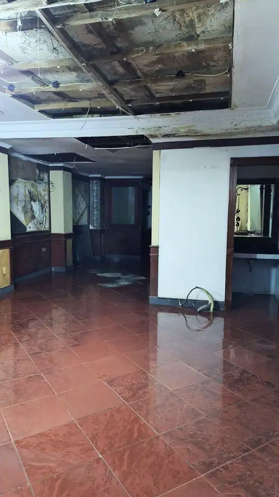 Ruko Pluit 3.5 Lantai Lokasi Strategis Ramai