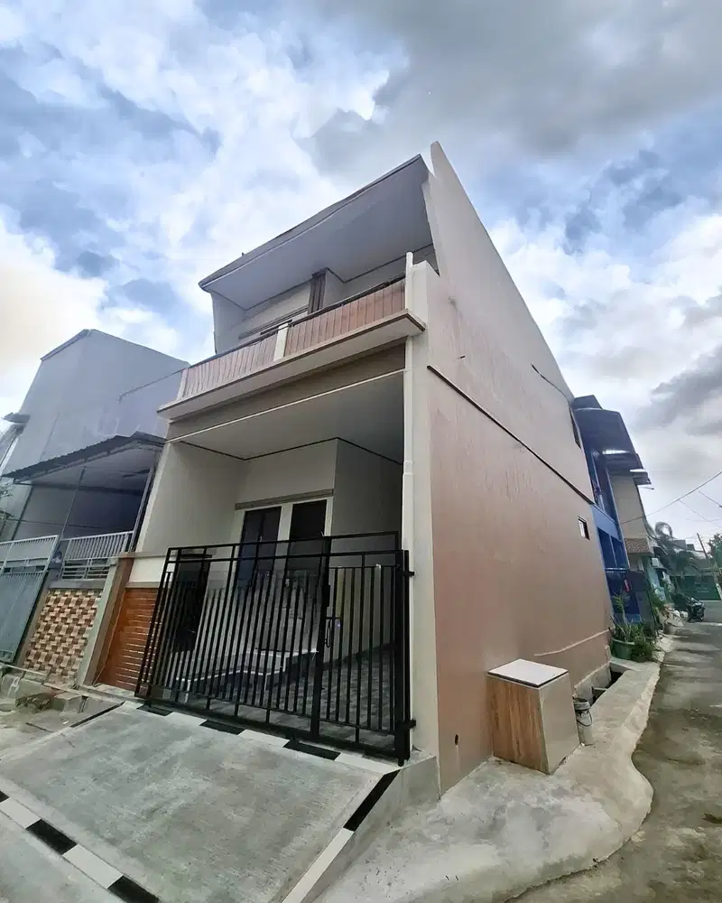 Jual Cepat Turun Harga Rumah 2 Lantai di Taman Harapan Baru Bekasi