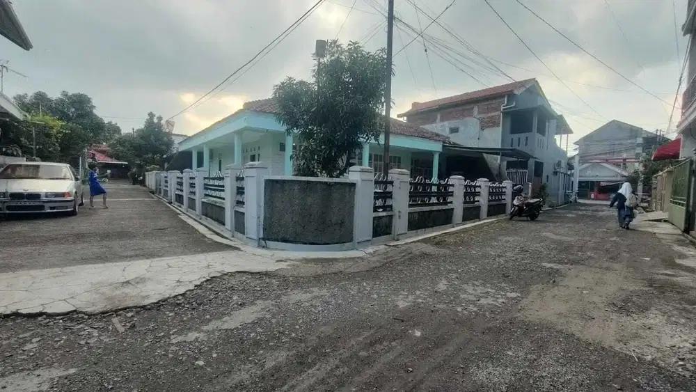 Rumah luas 324/160 harga 1,99m Cck untuk usaha cisaraten arcamanik bdg