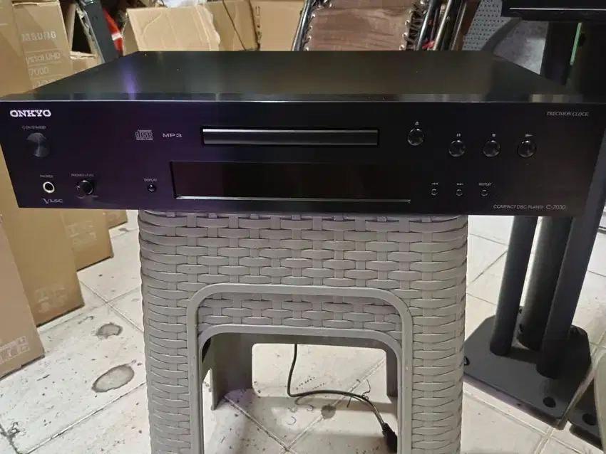 cd player onkyo c-7030