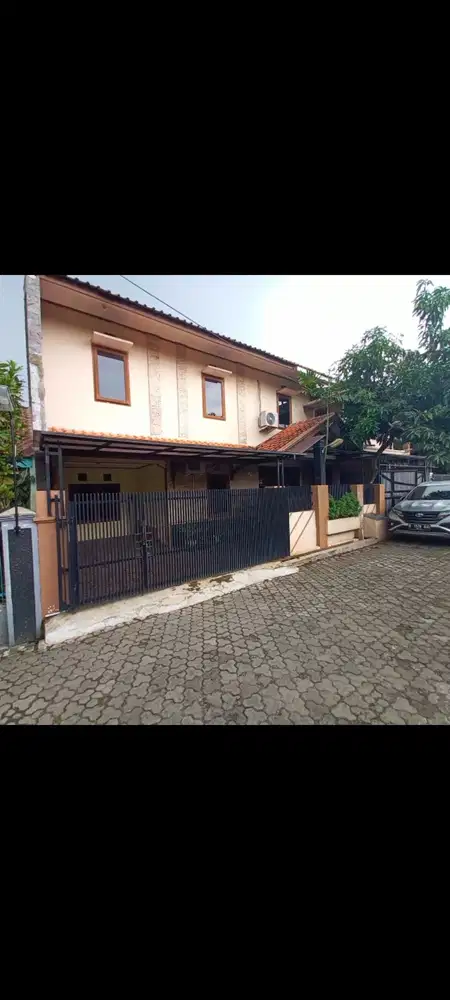 Rumah 2 lantai lt156/260 hrg1,3m di Margahayu Raya Soekarno Hatta Bdg