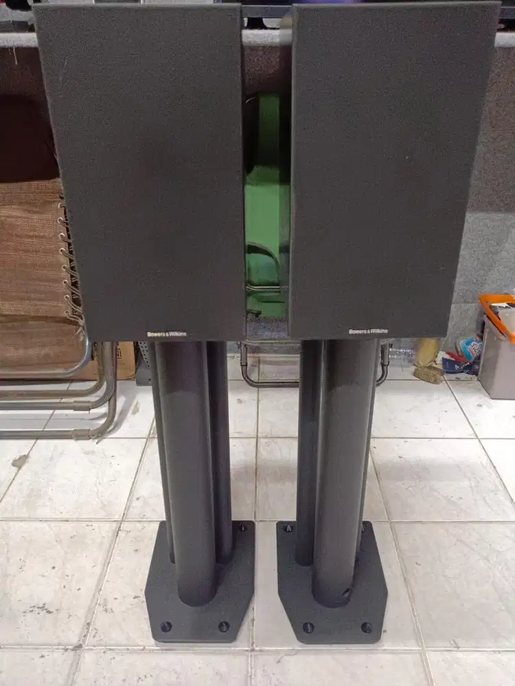 speaker bookshelf B&W 685 S2 + stand speaker