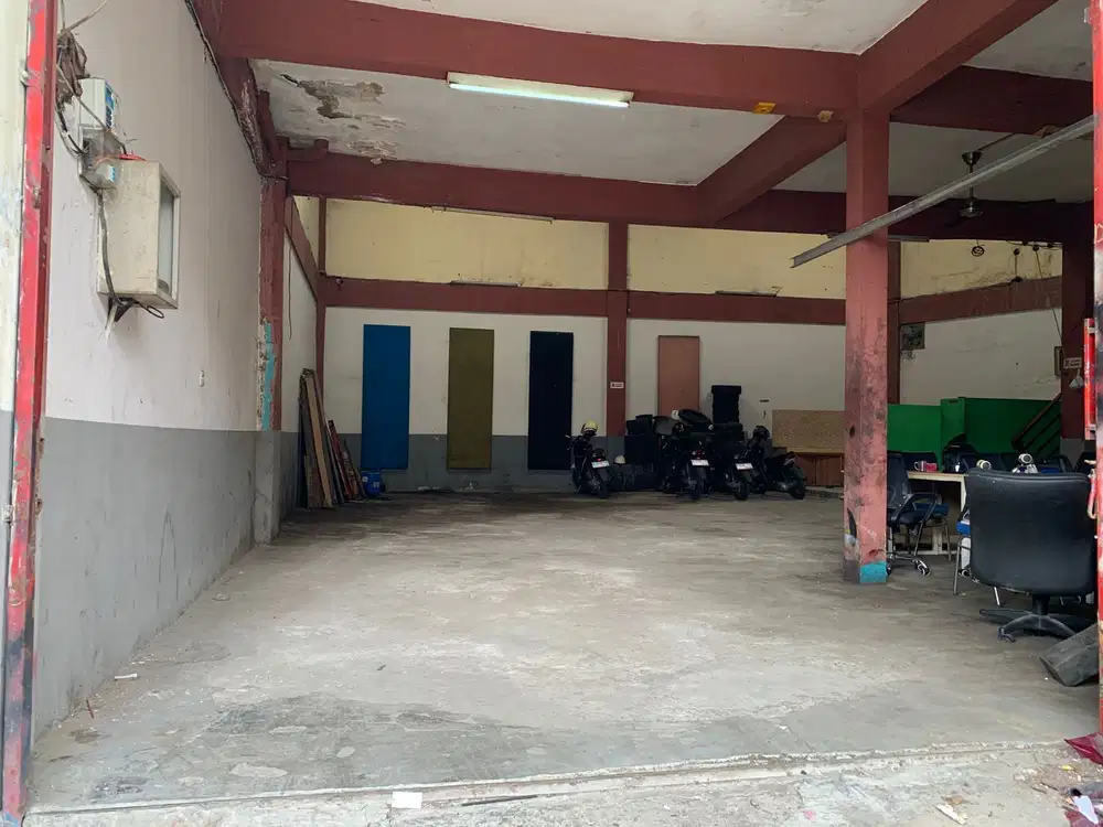 Disewakan Gudang 2 lantai daerah Pekayon Bekasi Barat