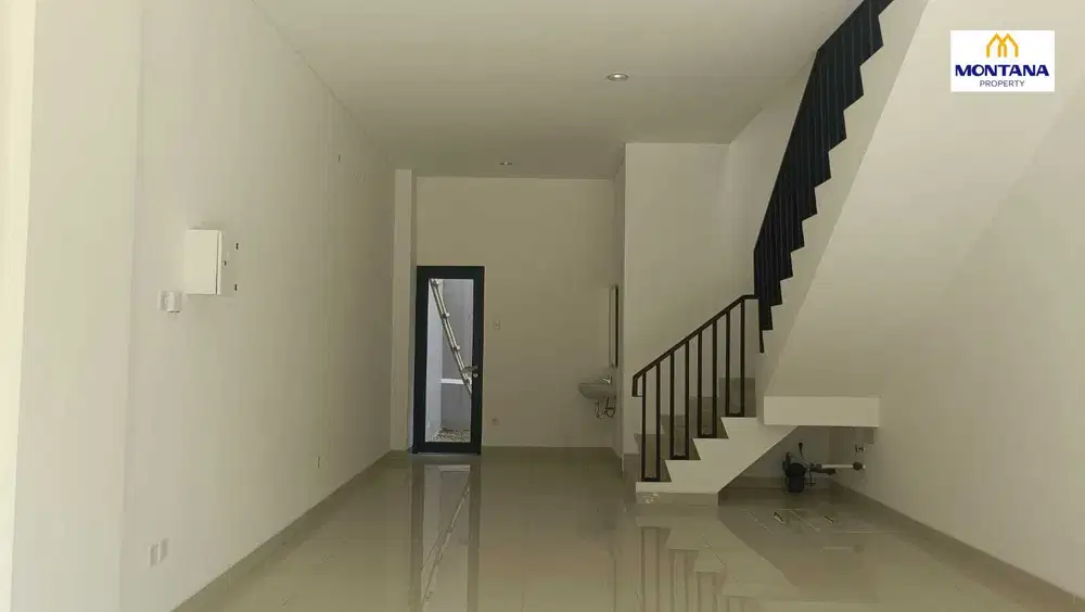 Disewa Ruko ENCHANTE di Pinggir Jalan Siap Pakai