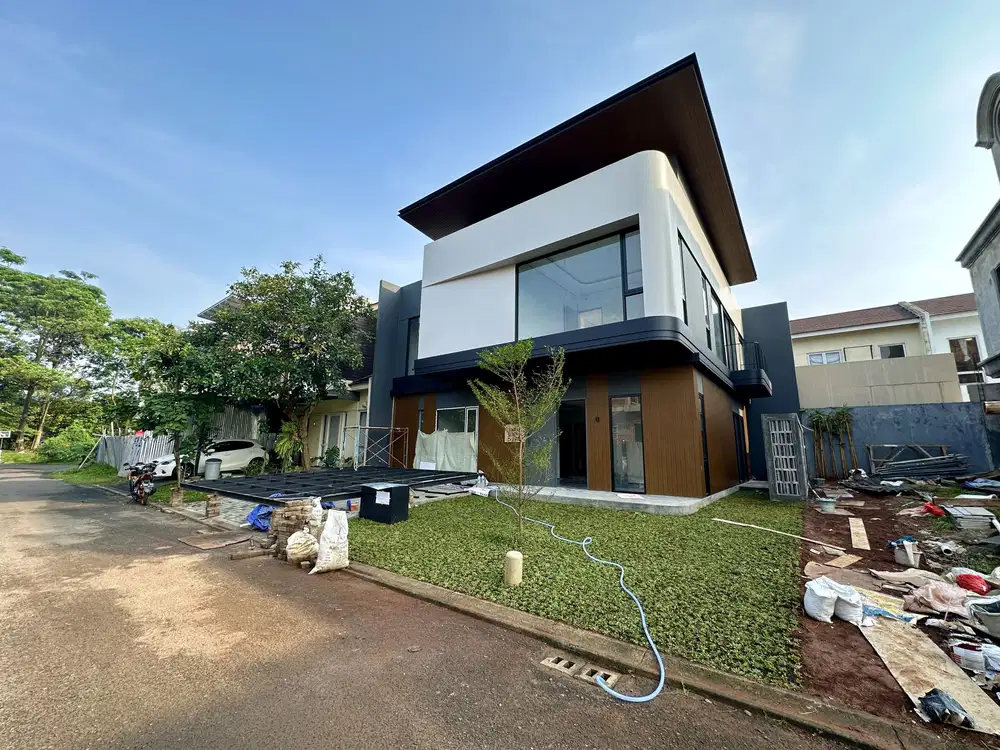 Rumah Modern Brand New Bangunan Mandiri Berada di Pusat Kota BSD, Icon