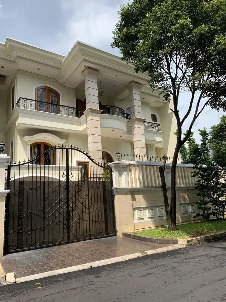 Rumah Siap Huni Dengan Lokasi Premium Dijual di Pondok Indah, Jaksel