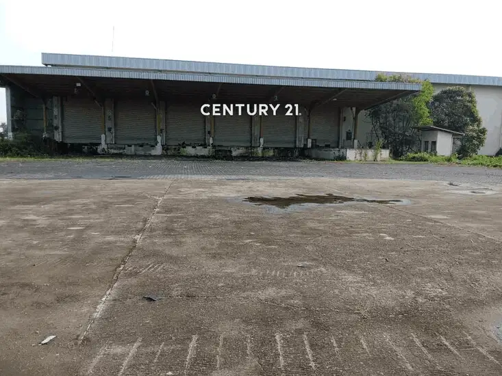 Gudang murah Di jalan propinsi lemah abang Cikarang Luas 97000 m2