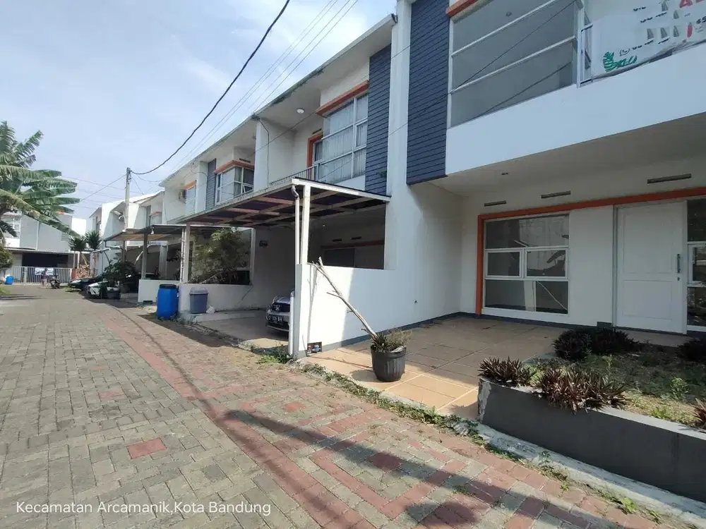 Dijual rumah 2lantai  siap huni lt175/200 hrg1,3m di Arcamanik bandung