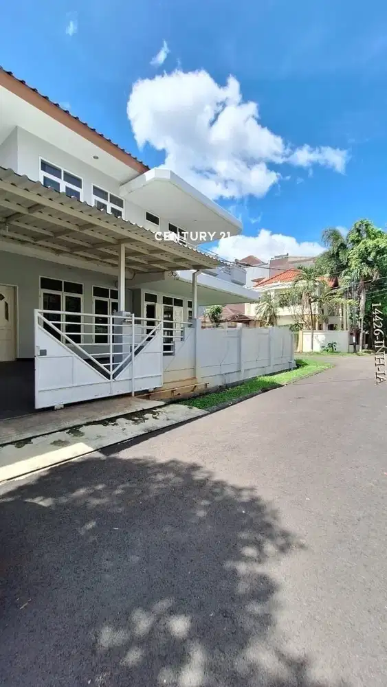 Dijual CEPAT Rumah Hook Siap Huni Semi Furnished Di Pondok Indah