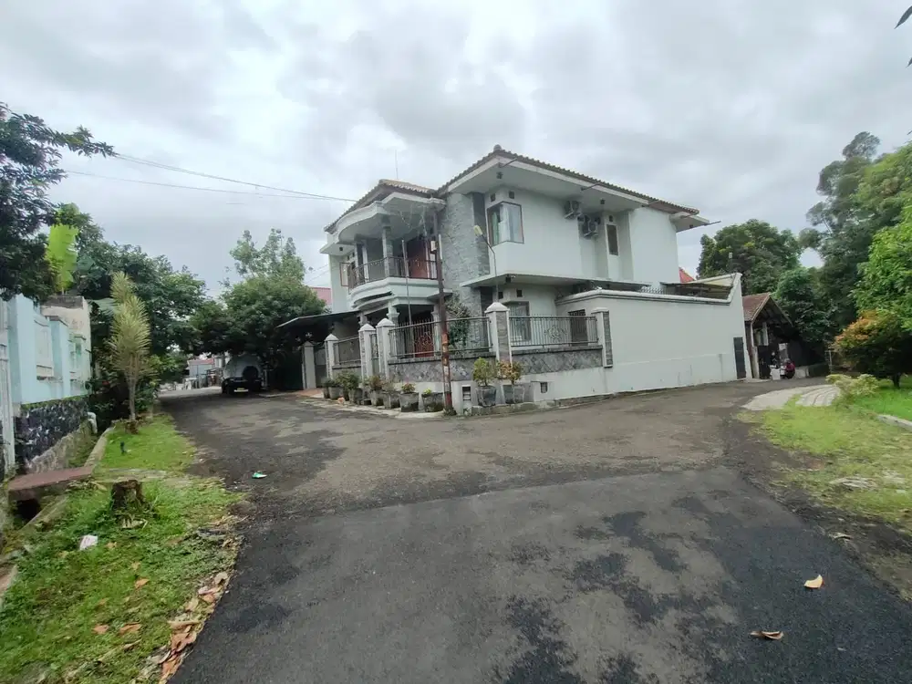 rumah luas bonus kebon alpukat di gunung batu pasteur bandung utara