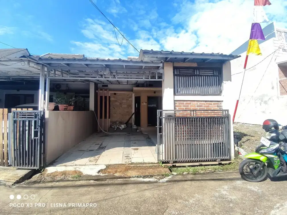 Rumah siap huni lt100/45 hrg750 di cisaranten Arcamanik Bandung