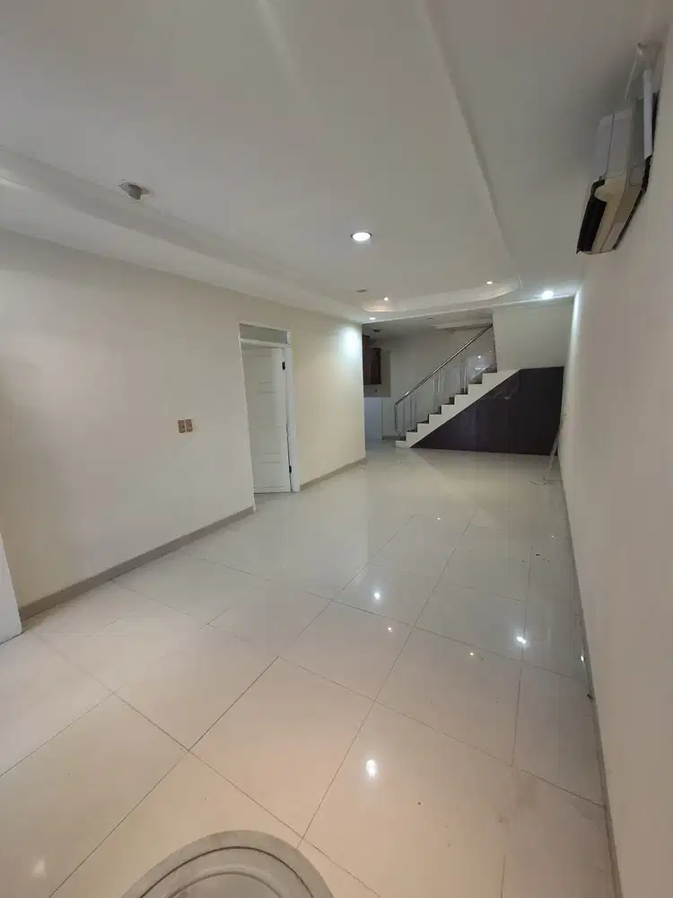 Disewakan Rumah Rapi Dan Bagus Sunter Danau