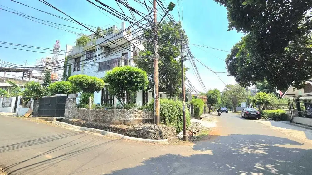 Dijual Rumah hook  Lokasi Strategis, BEBAS BANJIR di Duren Sawit JakTi