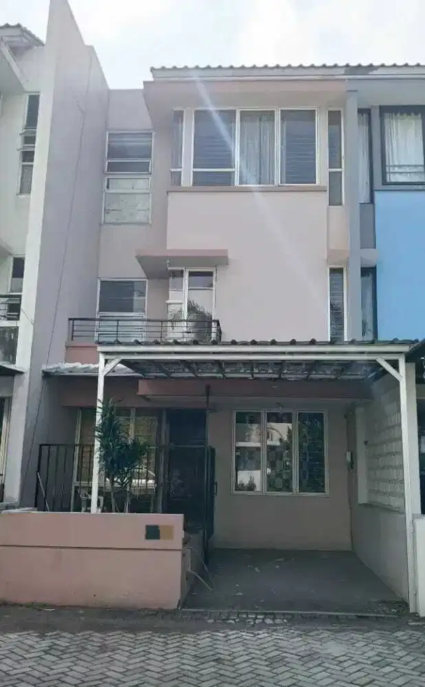 Disewakan Rumah Siap Huni di Perumahan Puri Grisenda PIK Jakarta Utara