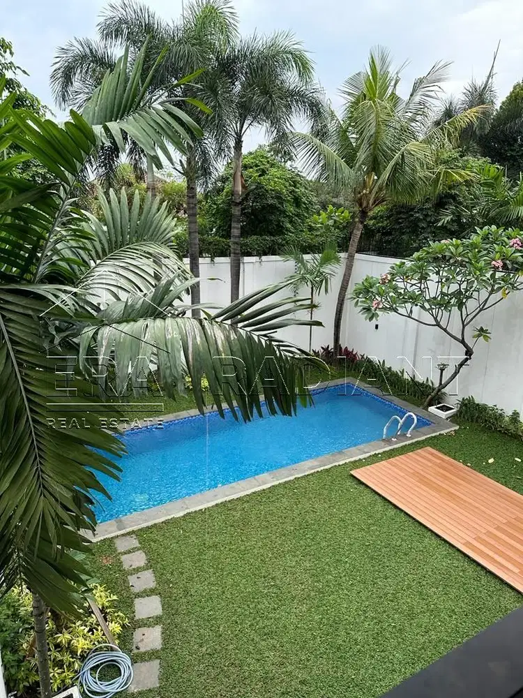 Rumah Baru Dijual di Kemang, Jaksel, Siap Huni ada Kolam Renang