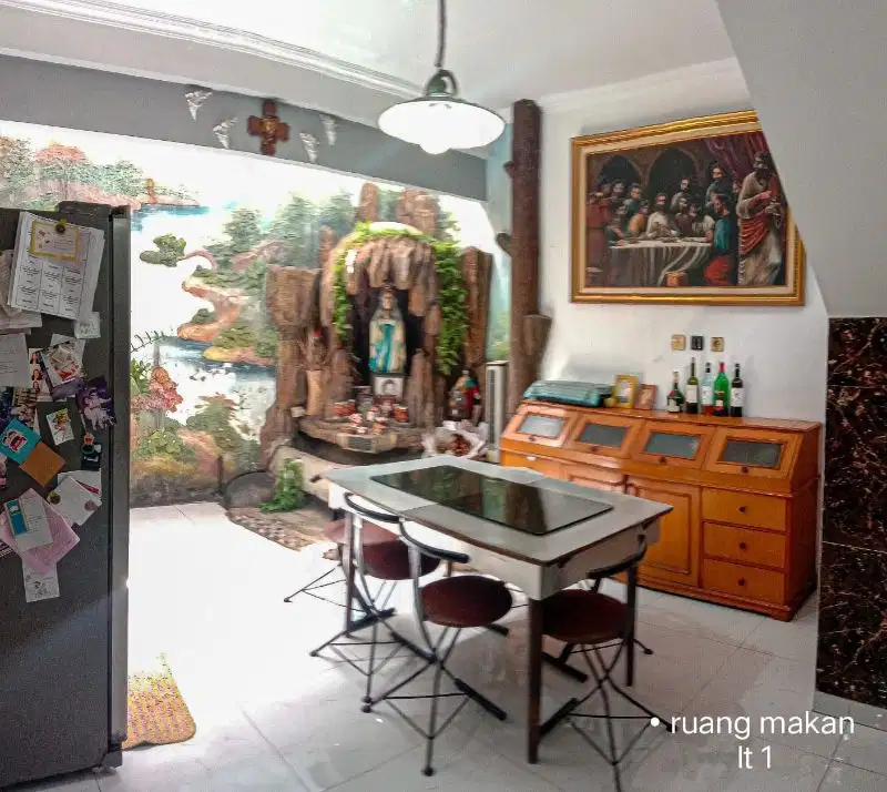 Dijual Rumah 2 LT semi furnish di cengkareng Jakarta barat