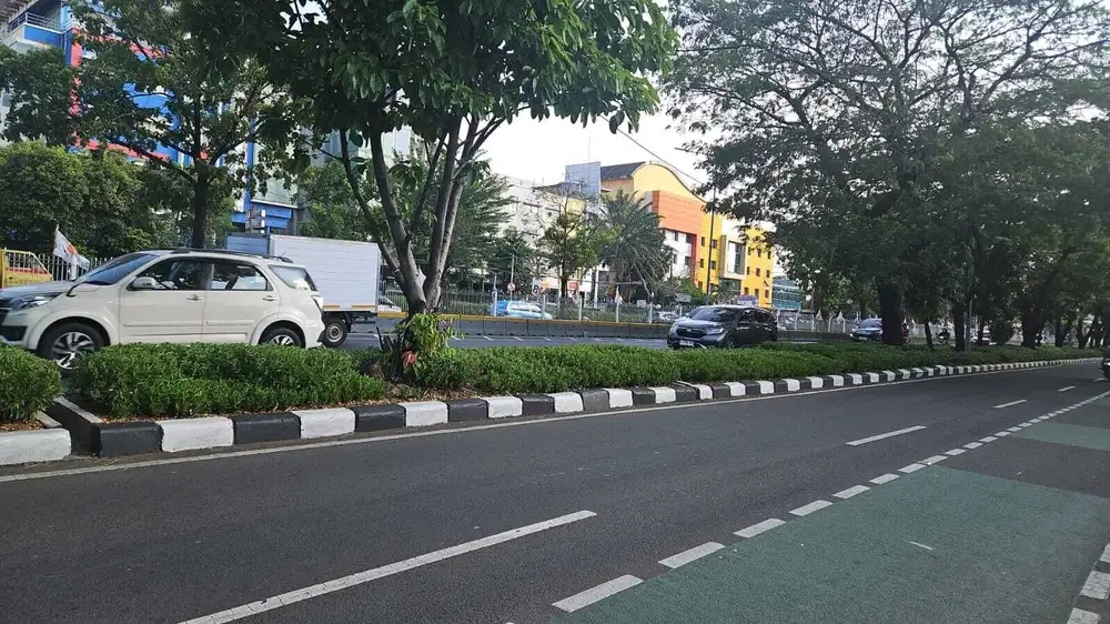 Rumah Bahan zona Komersial Letjen Soeprapto Cempaka Putih Raya