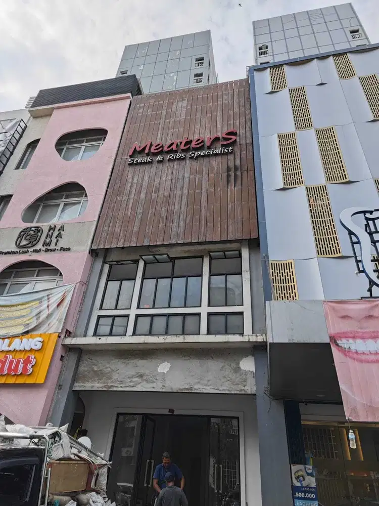 Di Sewakan Ruko 5 Lantai Pusat Kuliner  di Boulevard Elang Laut PIK