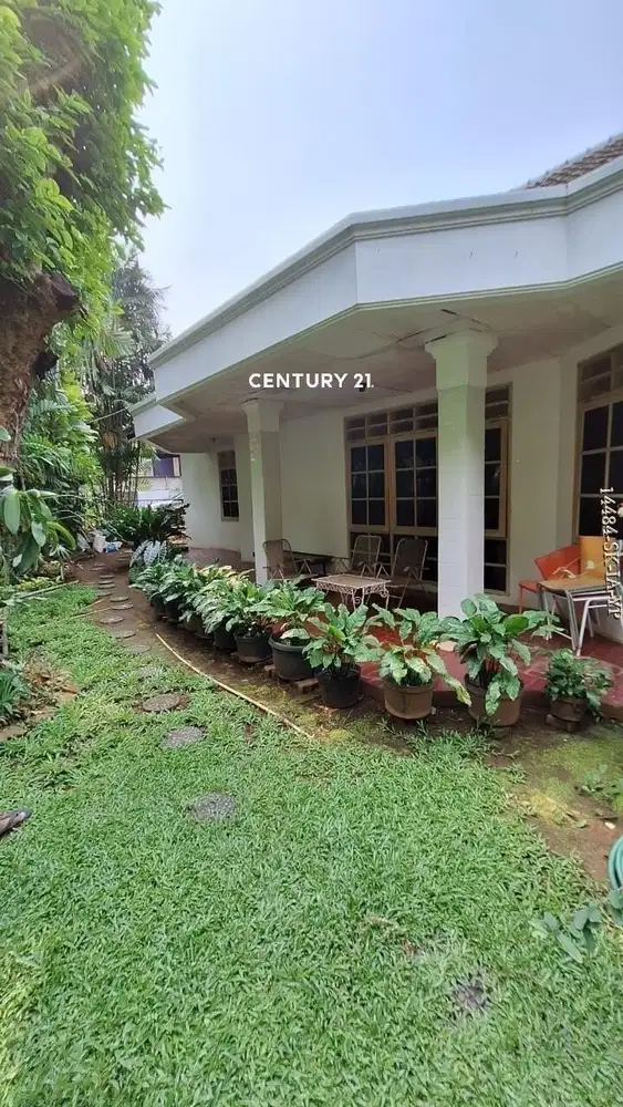 Rumah Luas Hook Asri Dijual Ditengah Kota Jakarta Area Menteng