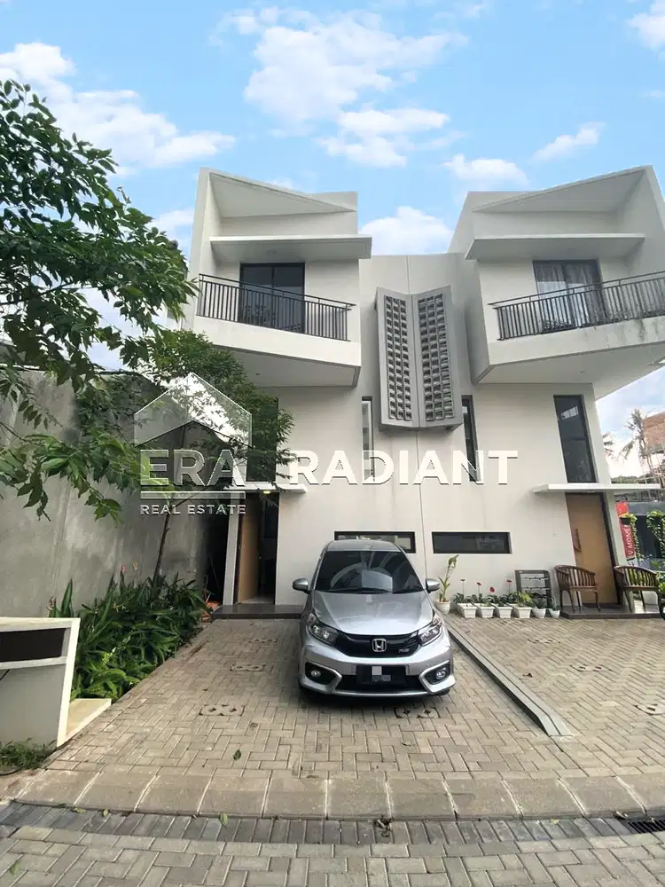 Rumah Dijual di dekat Bintaro, Cluster V-Town House, Siap Huni.