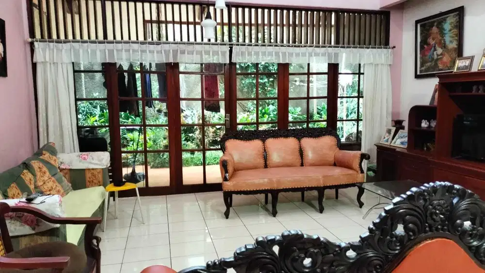 Dijual Rumah lokasi strategis dan komersil di Jakarta Selatan