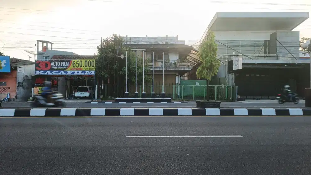 Gudang dan Kantor Strategis  Pinggir Jalan Magelang - Semarang