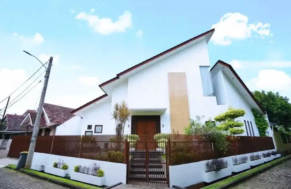 HOT SALE Rumah Cantik desain unik suasana Asri di Villa Gunung Lestari