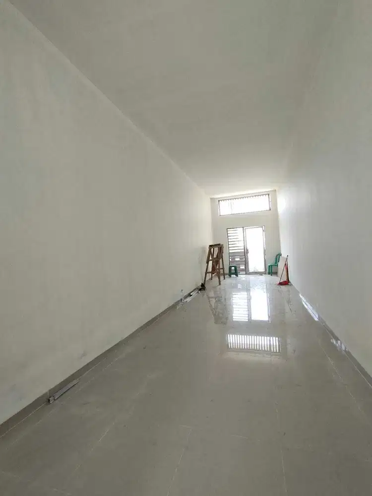 Dijual / Disewakan Bangunan Ruko Taman Cosmos Jakarta Barat Siap Pakai