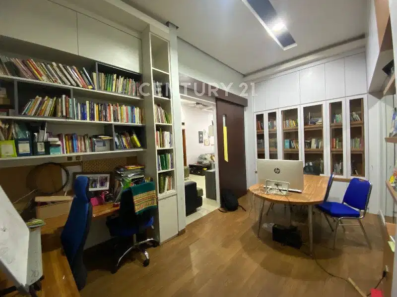 RUMAH LUAS FULL FURNISHED TURUN HARGA BESAR-BESARAN JUAL BU