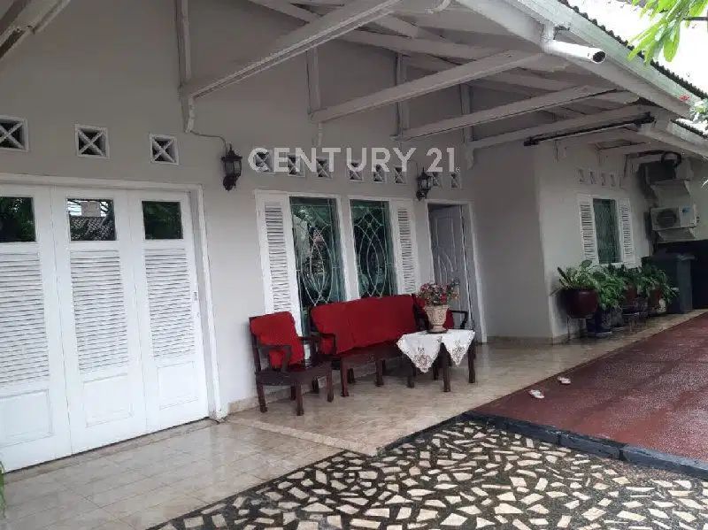 TEBET BARAT - RUMAH SIAP HUNI AKSES 2 MOBIL