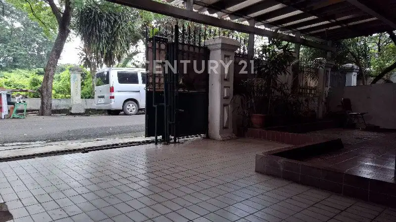 TEBET TIMUR - RUMAH LAYAK HUNI ONE GATE DAN AKSES JALAN LEBAR