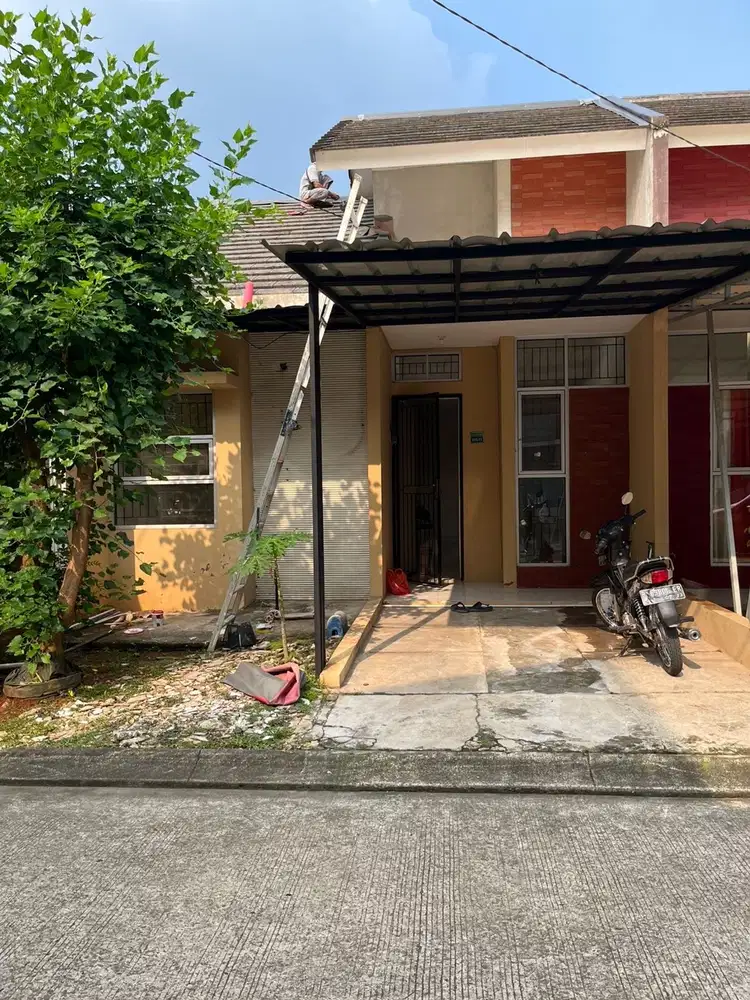 Rumah Terawat 9 Menit ke Gerbang Tol BSD Barat 1 Hadap Timur J-36502