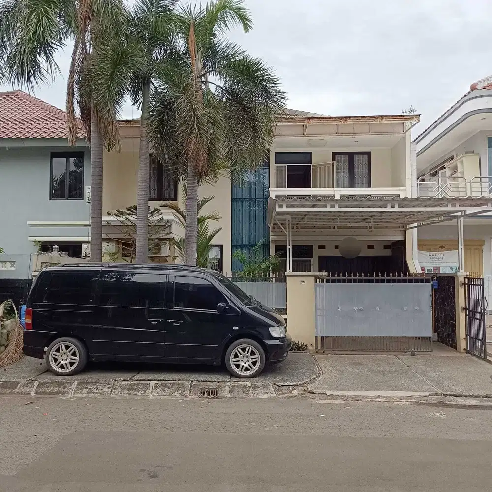 Dijual Rumah Menarik, Bagus & Strategis di Taman Modern Cakung Jaktim