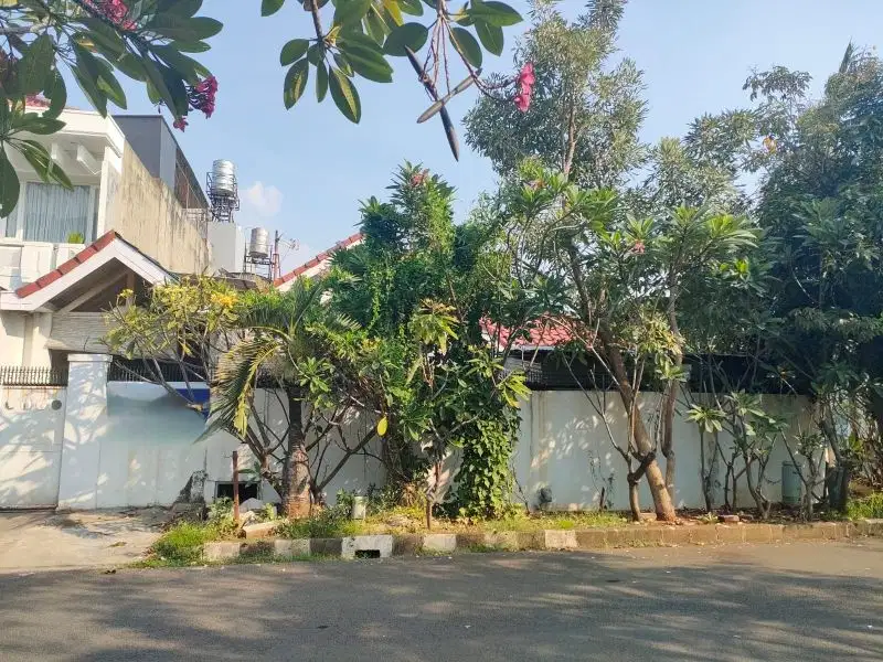 Rumah murah dijual anggap beli kavling di Permata Buana Jakarta Barat
