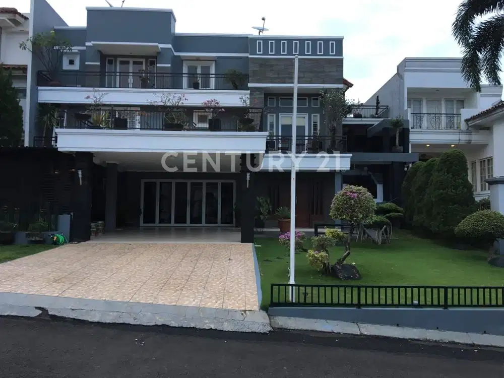 Rumah Strategis 4 Kamar Tidur Plus Kolam Renang Di Sentul City