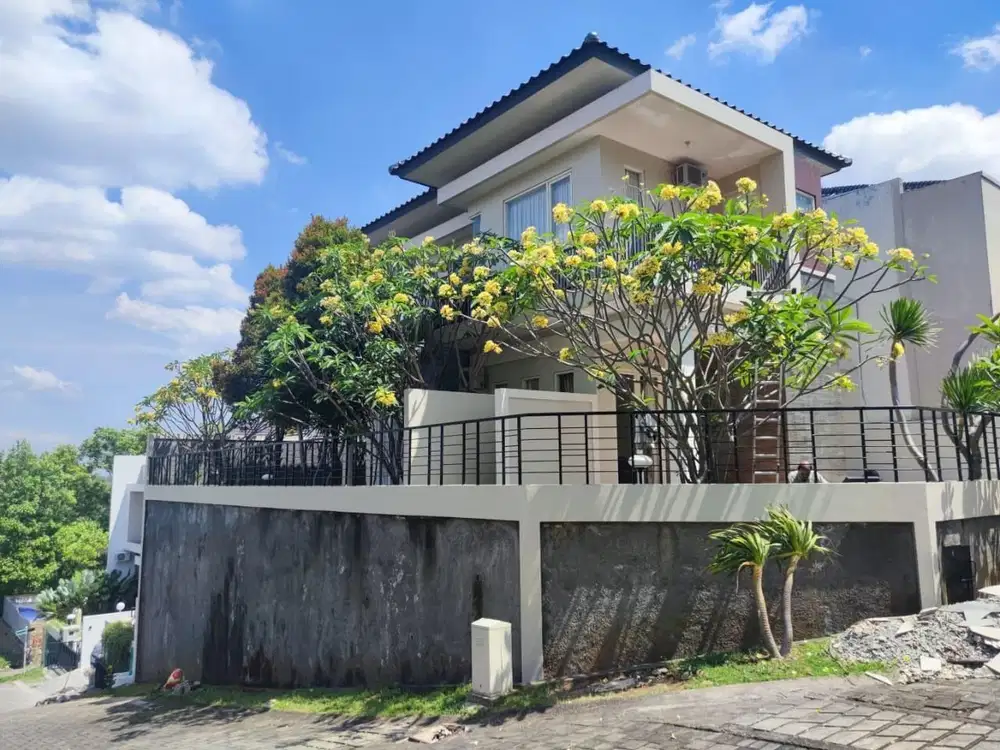 Rumah mewah di candi golf furnished