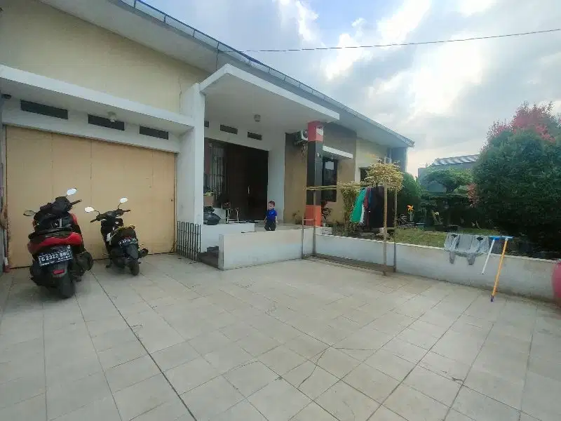Dijual rumah tumbuh siap huni lt300/225 hrg1,6 di Arcamanik