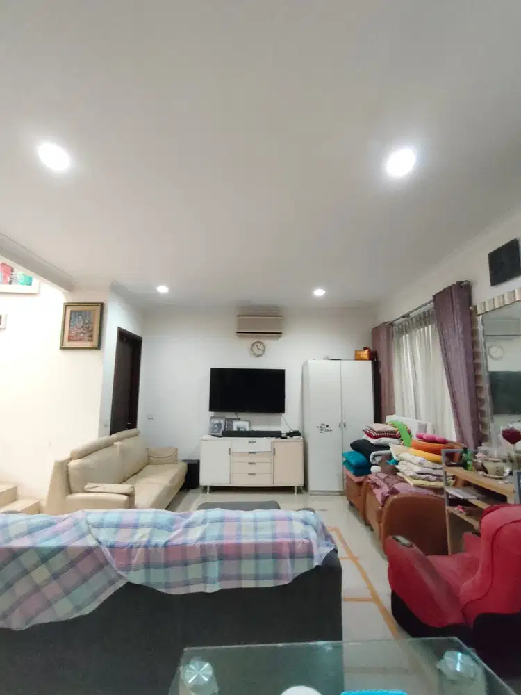 Rumah tenang dalam cluster di lokasi istimewa di BSD The Icon Ritzone