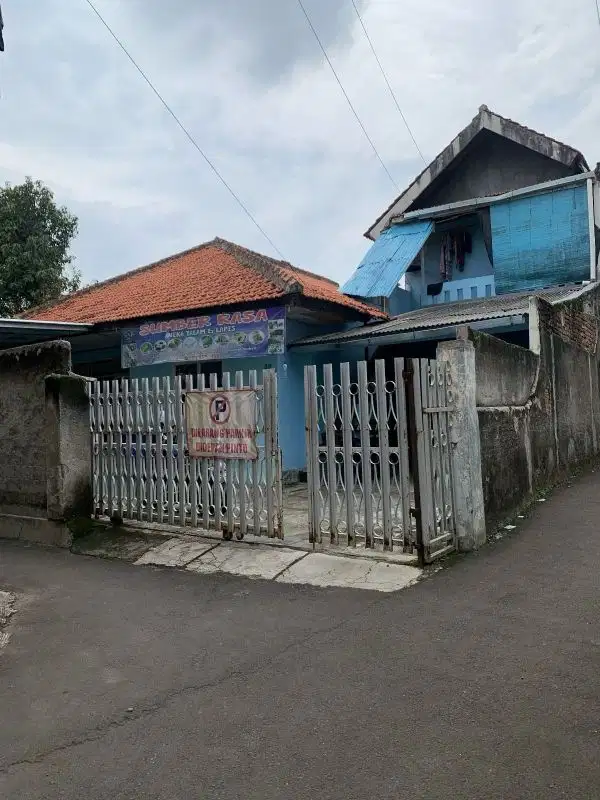 Di jual cepat rumah di jl.kuningan kec.ciputat timur putih Tang sel
