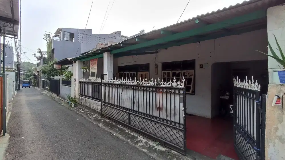 Rumah dekat dengan Tebet Ecopark, Stasiun Cawang, dan MT Haryono
