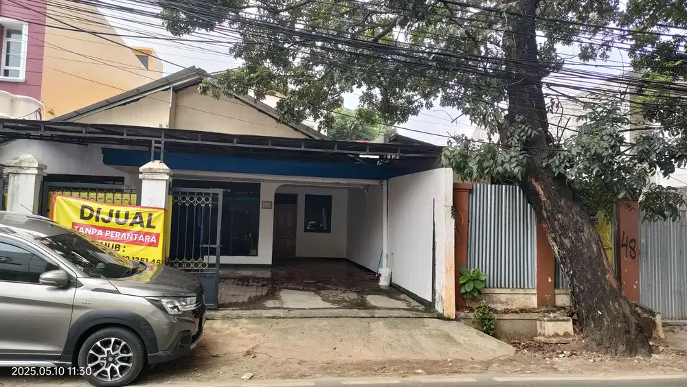 Di jual rumah semi kantor daerah lubang buaya jakarta timur