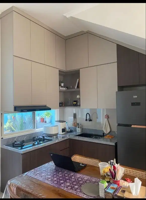 DIJUAL RUMAH SIAP HUNI DAN ASRI, HADAP TAMAN,CATRIONA SUVARNA SUTERA