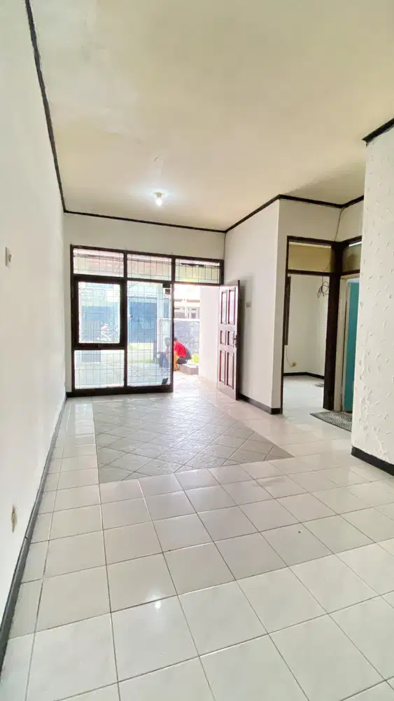 rumah siap huni lt147/120 harga1,1 di kawaluyaan indah soekarno hatta