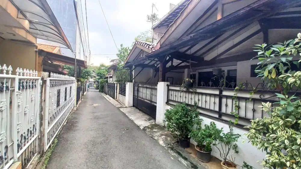 Rumah dengan 5 Kamar Tidur di Tebet Timur dekat Tebet Ecopark