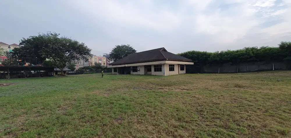 Tanah / kavling bonus rumah / kantor di Pegangsaan Dua, Kelapa Gading. 6200m2