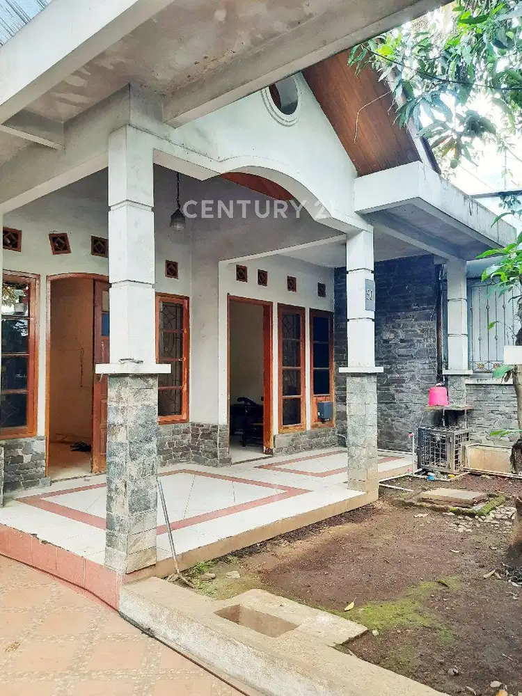 Rumah 2½ Lantai Main Road Antapani Bandung