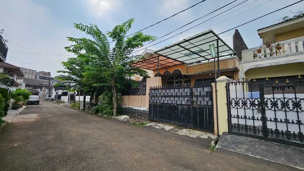 DIJUAL RUMAH Cirendeu lokasi strategis dekat MRT Lebak Bulus