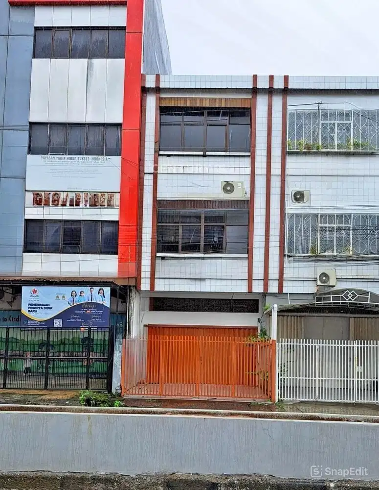 Ruko Strategis Dan Siap Huni Di Jalan Gunung Latimojong