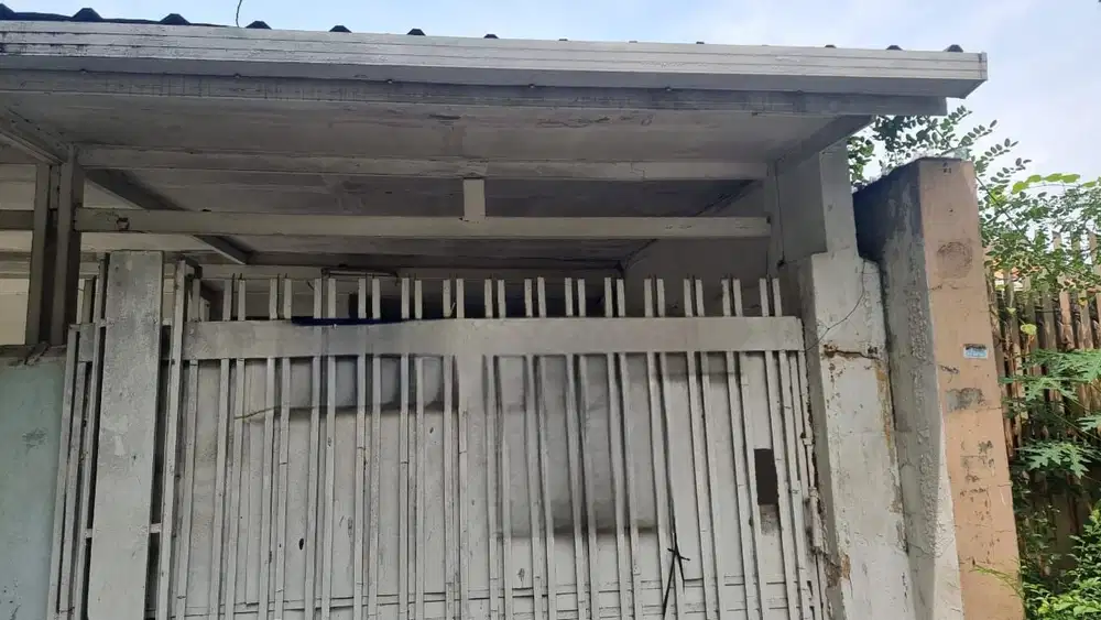 Dijual Rumah Huk Dibawah Njop Hitung Tanah .cocok untuk kost an